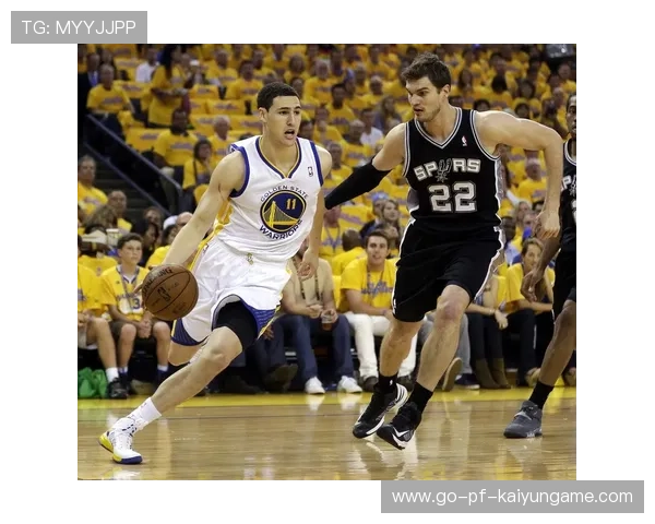 库里连续命中三分,勇士用外线优势夺得比赛 库里连续命中三分,勇士用外线优势夺得比赛